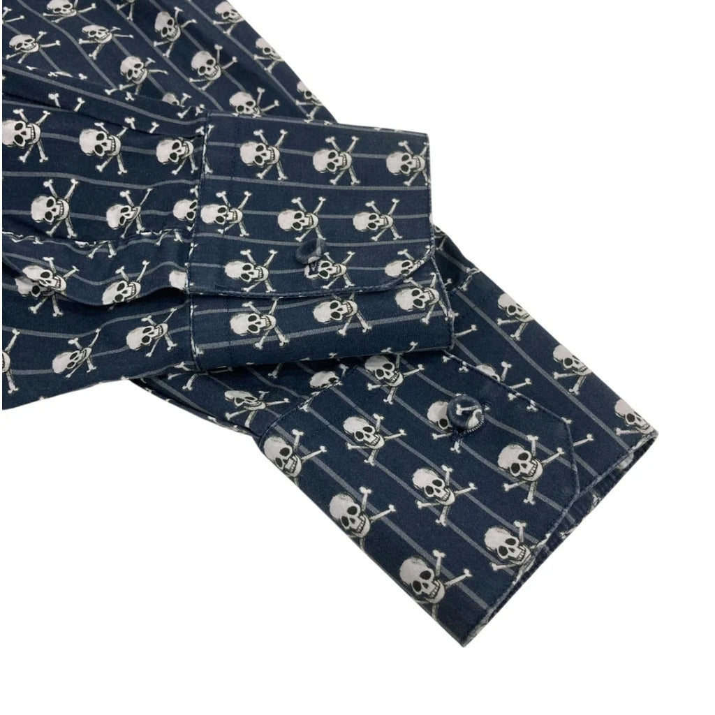 Dolce & Gabbana – blue skull-print shirt – close-up of buttoned cuff