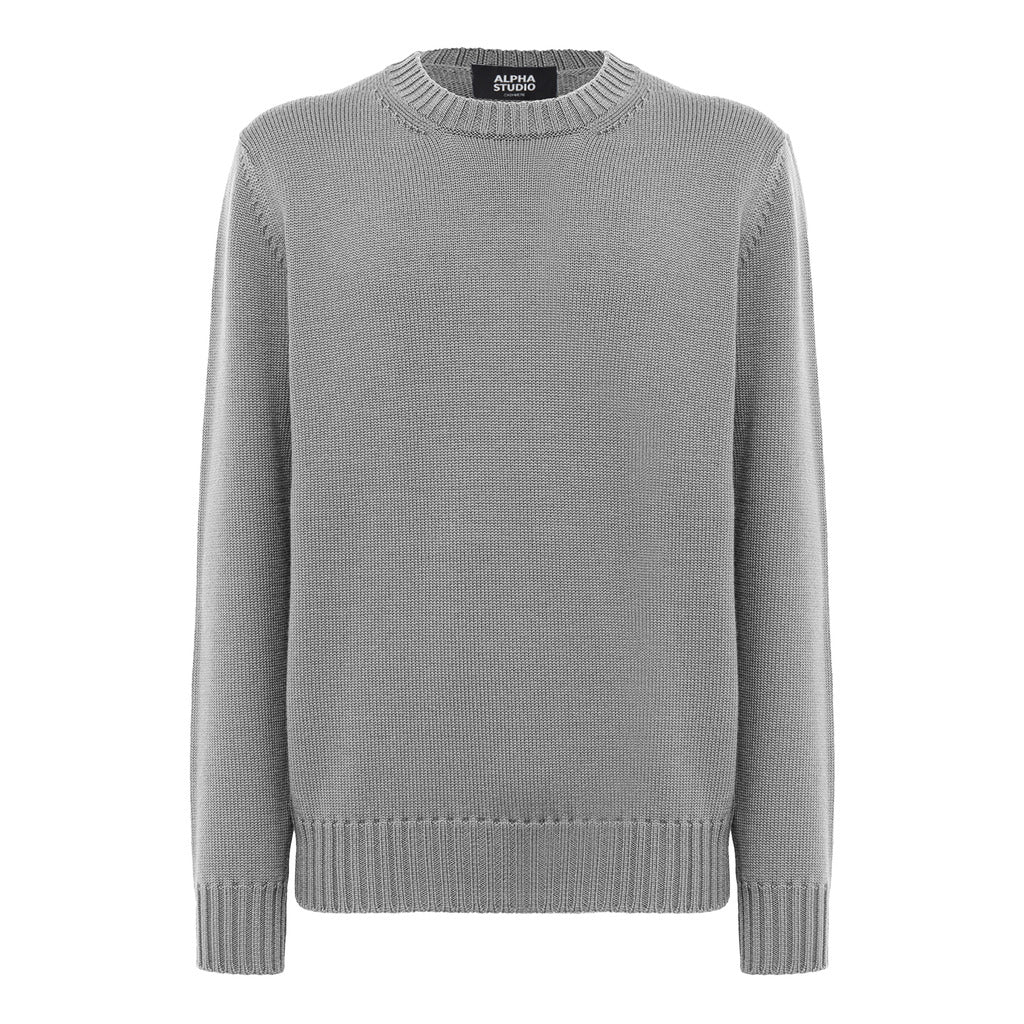 Alpha Studio – Nuvola cashmere crew-neck sweater – front view in grey on white background