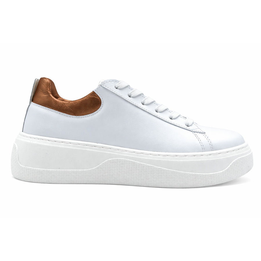 Patrizia Pepe – white calfskin sneakers – side profile on white background