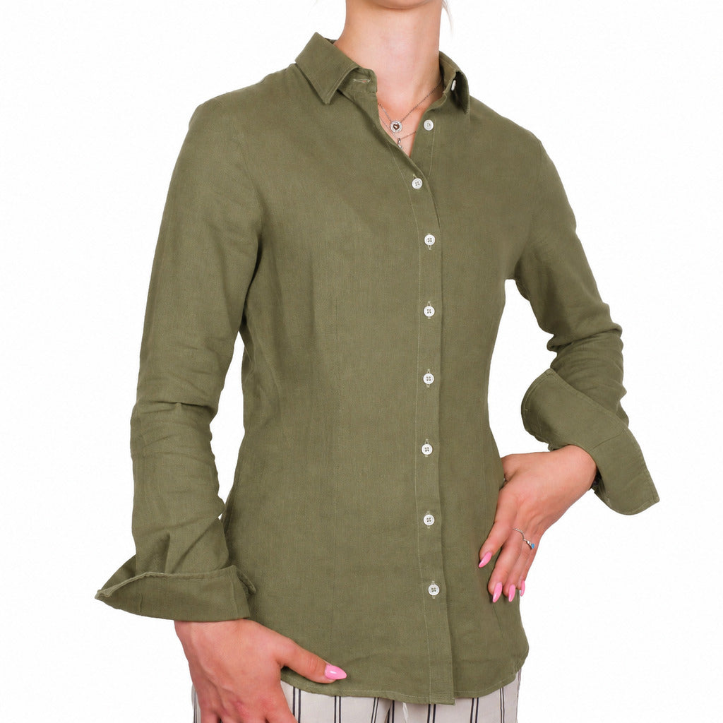 Bagutta – olive green linen shirt – front view worn with cuffs turned up