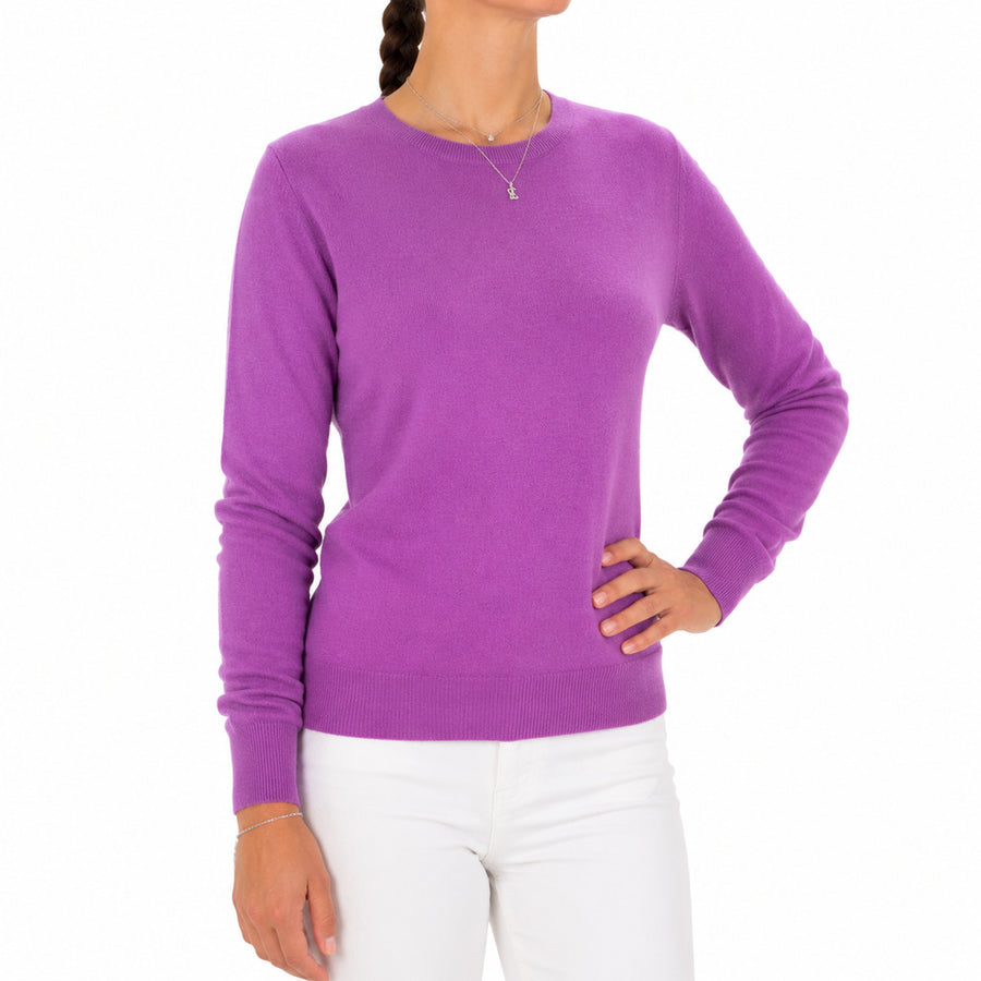Emilio Romanelli – cashmere crew-neck sweater in purple – front view on model