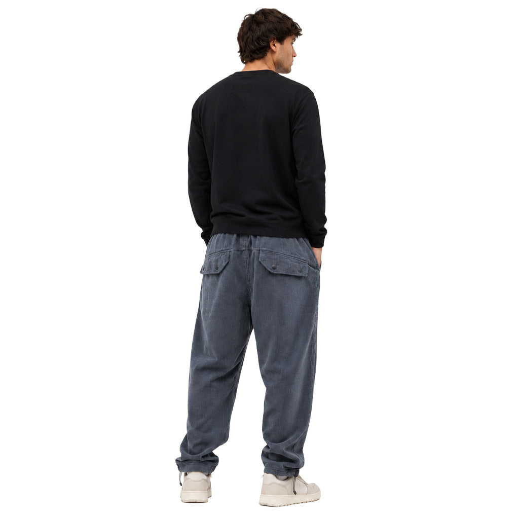 Parajumpers – Grey trousers with relaxed fit – Rear view worn, showing flap pockets and gathered hems