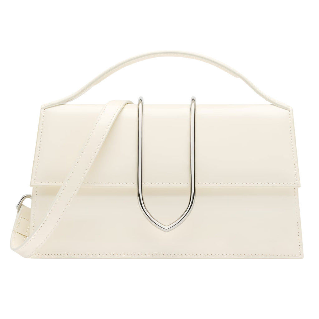 Jacquemus – Le Grand Bambino white leather shoulder bag – straight-on view with silver-tone clasp