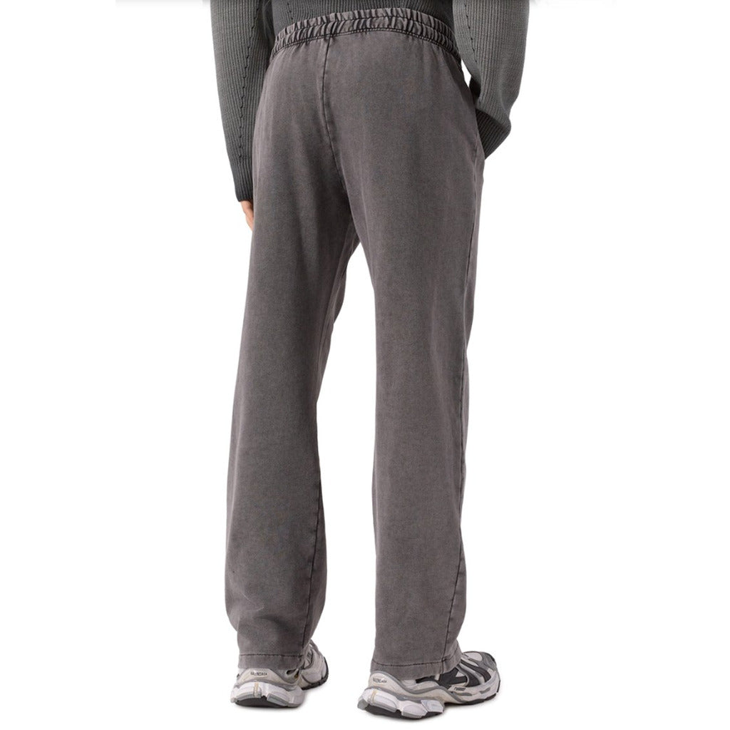 Diego Venturino – gray vintage trousers, relaxed fit – rear view worn by model