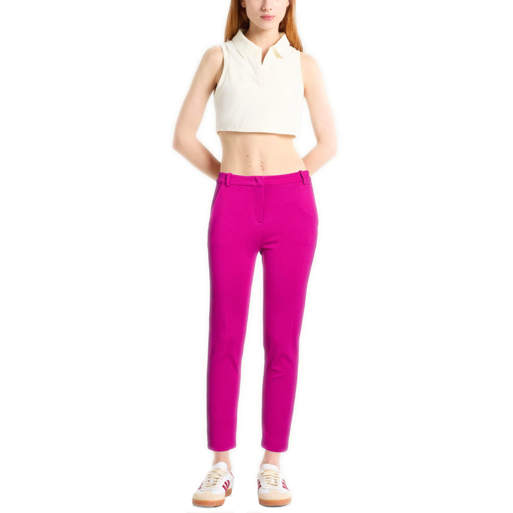 Pinko – Bello purple trousers – model wearing them from the front