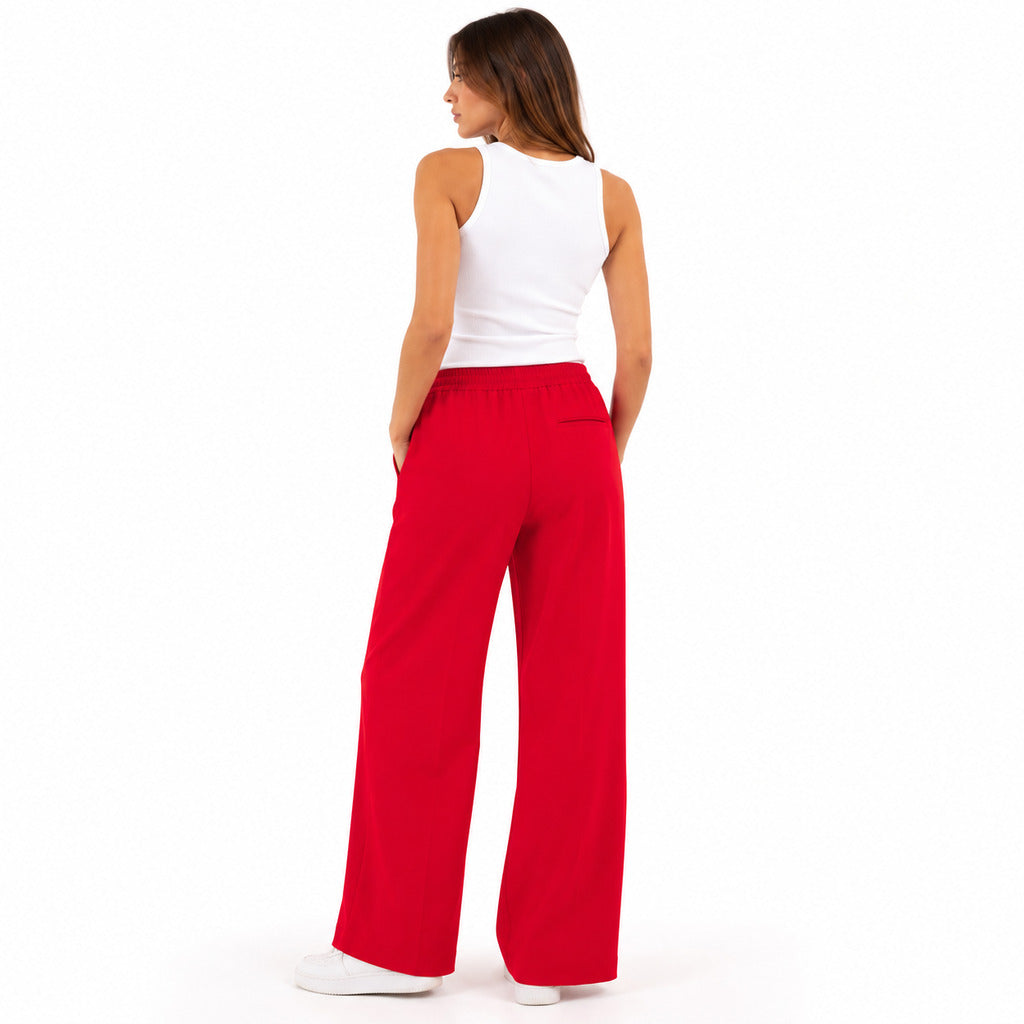 Pinko – red Platessa wide-leg trousers – back view worn by model