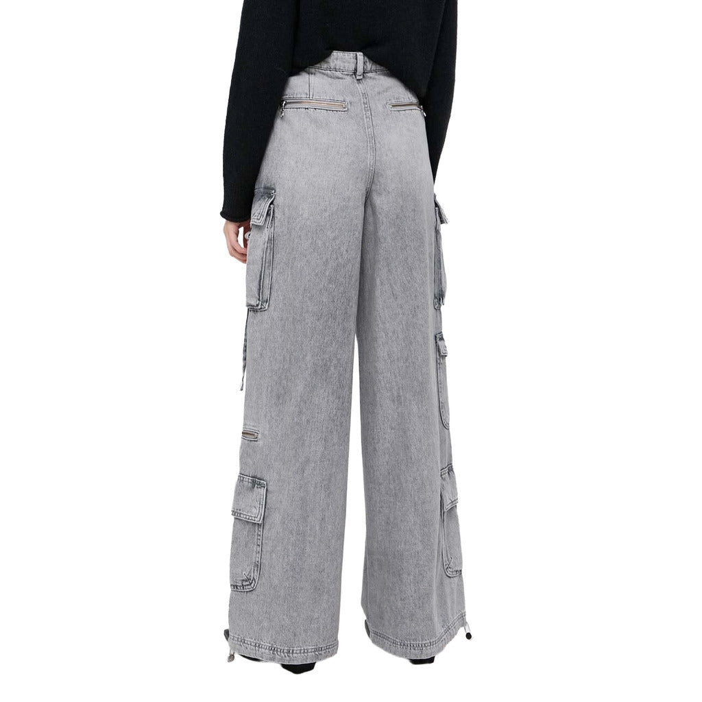 Patrizia Pepe Oversized Cargo Jeans in Grey