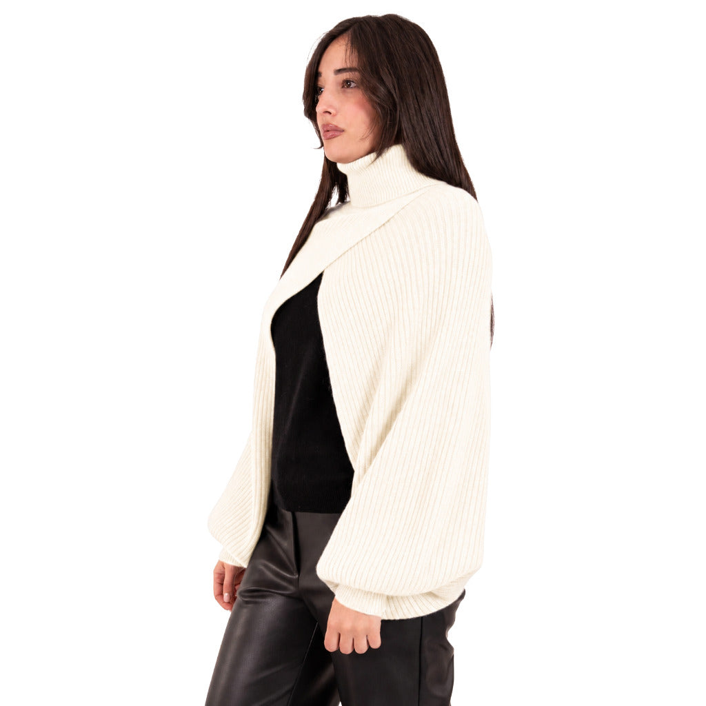 Alpha Studio – white ribbed cashmere shawl with turtleneck – side view showing draped sleeve