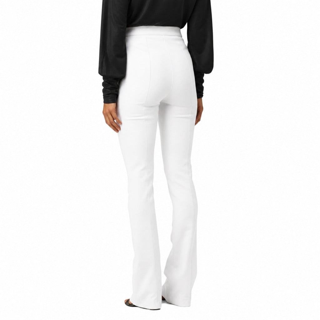 Patrizia Pepe – white trousers – rear view showing the fit and seams