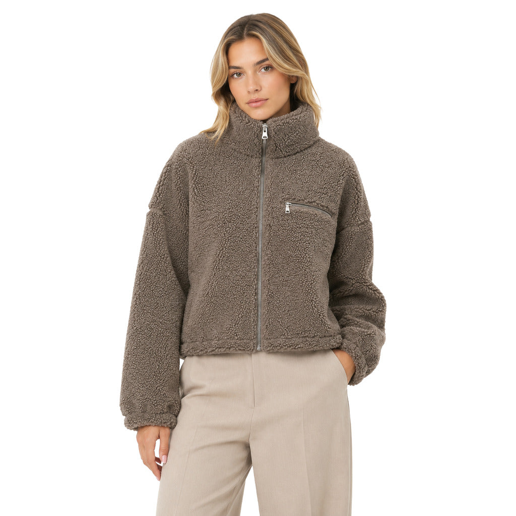 Parajumpers – Honka taupe teddy-texture zip-up jacket – model wearing it from the front