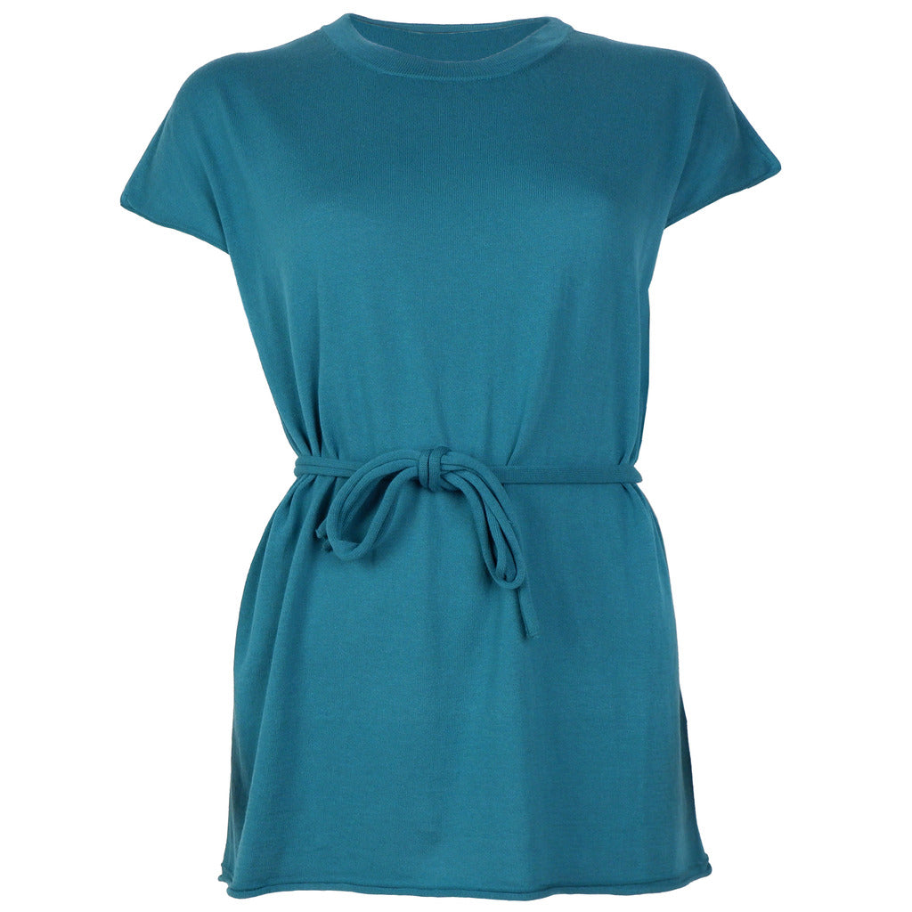 Alpha Studio – Kimono Dress – Front view of a teal-green dress with a tied waist