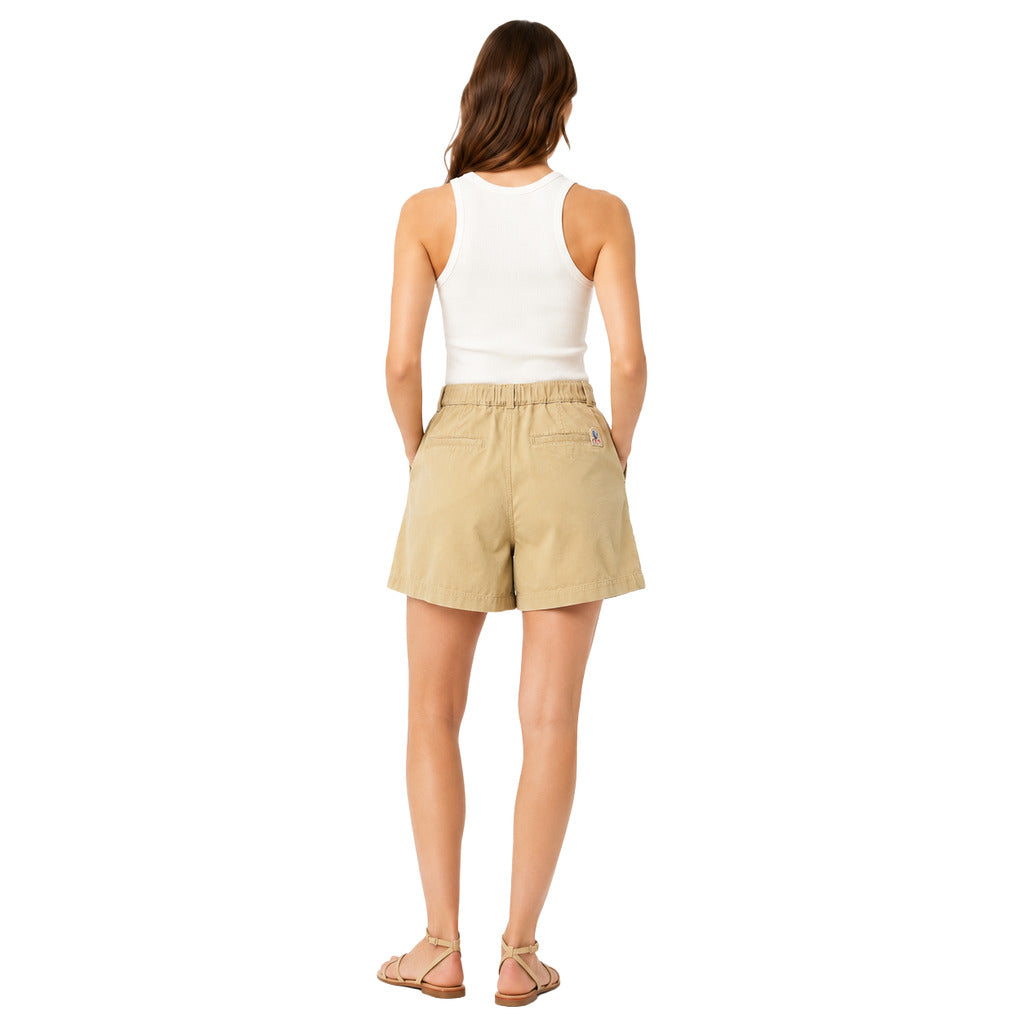 Parajumpers – beige cotton shorts with a relaxed fit – back view worn by model