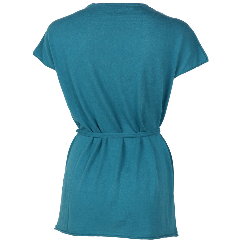 Alpha Studio – Kimono Dress – Back view of a teal-green dress with a waist tie
