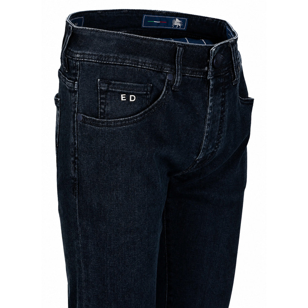 Tramarossa – dark blue jeans – angled close-up of front pocket and denim texture