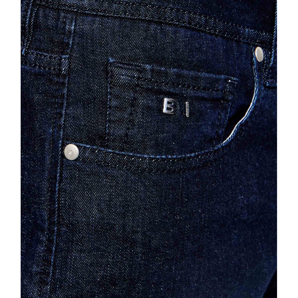 Tramarossa – Michelangelo Blue Raw R-Elax Jeans – close-up of front pocket stitching and metal rivets