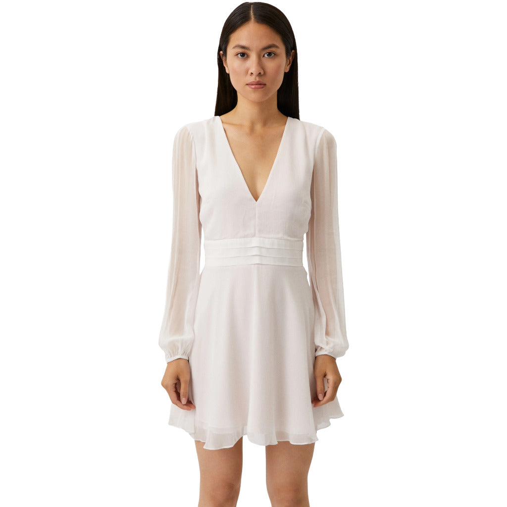 Patrizia Pepe – white viscose dress – front view with V-neck, sheer sleeves, flared skirt
