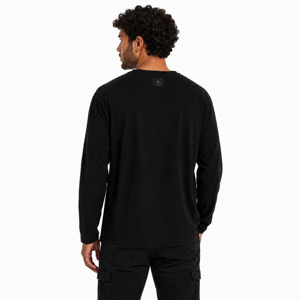 Moose Knuckles – Dalton long-sleeve T-shirt in black – model wearing it, back view