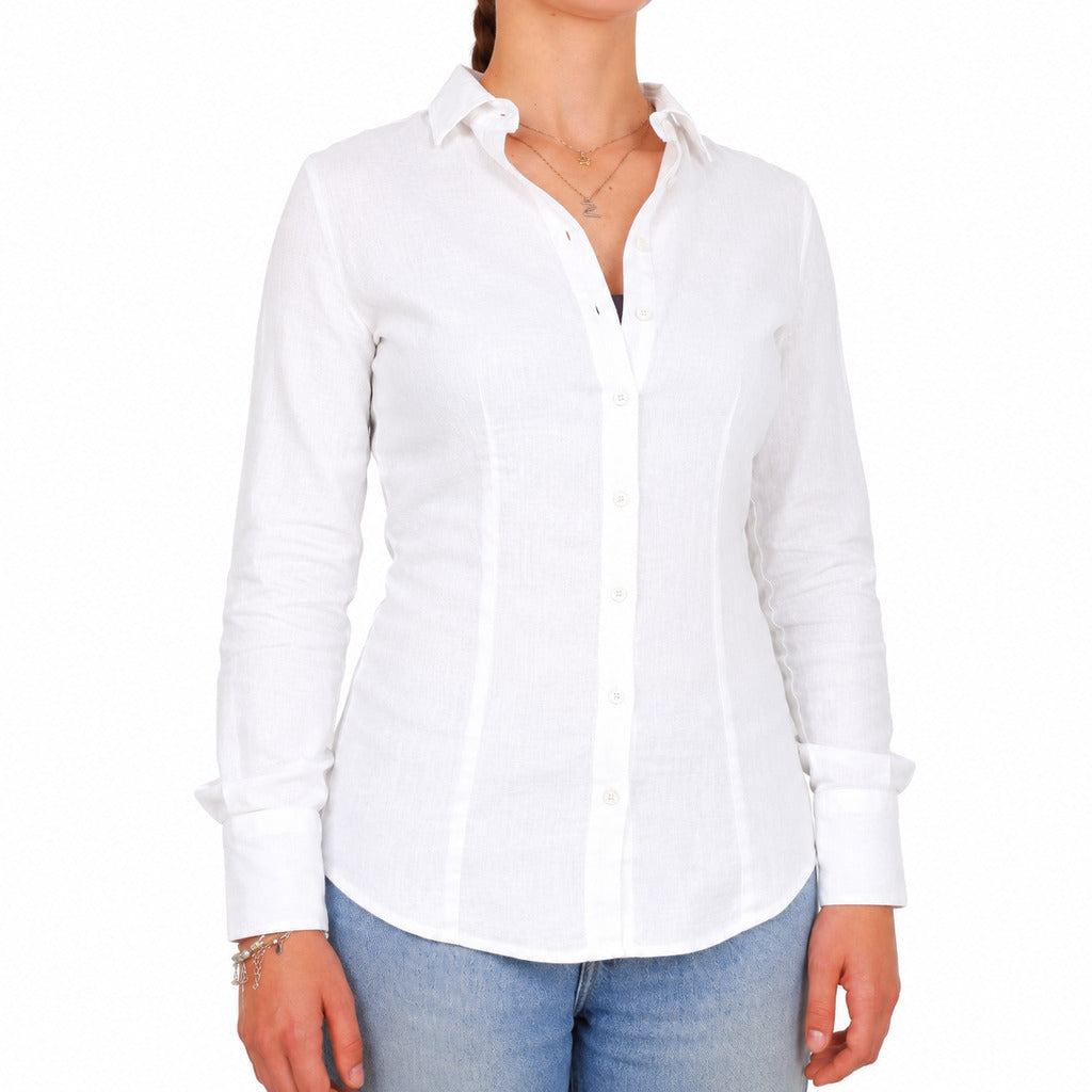 Bagutta – white linen shirt – front view worn with sleeves rolled up