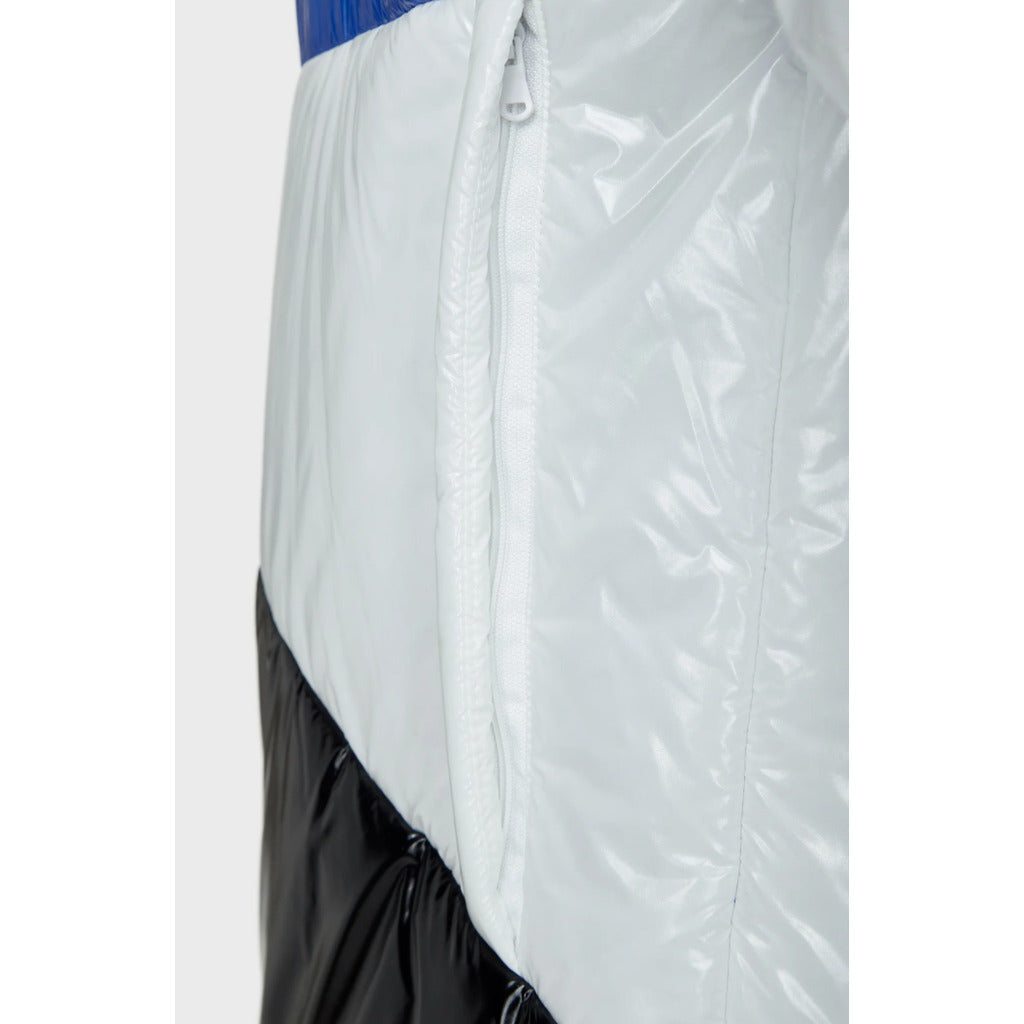 Patrizia Pepe – multicolor quilted down jacket – close-up of white panel and zip