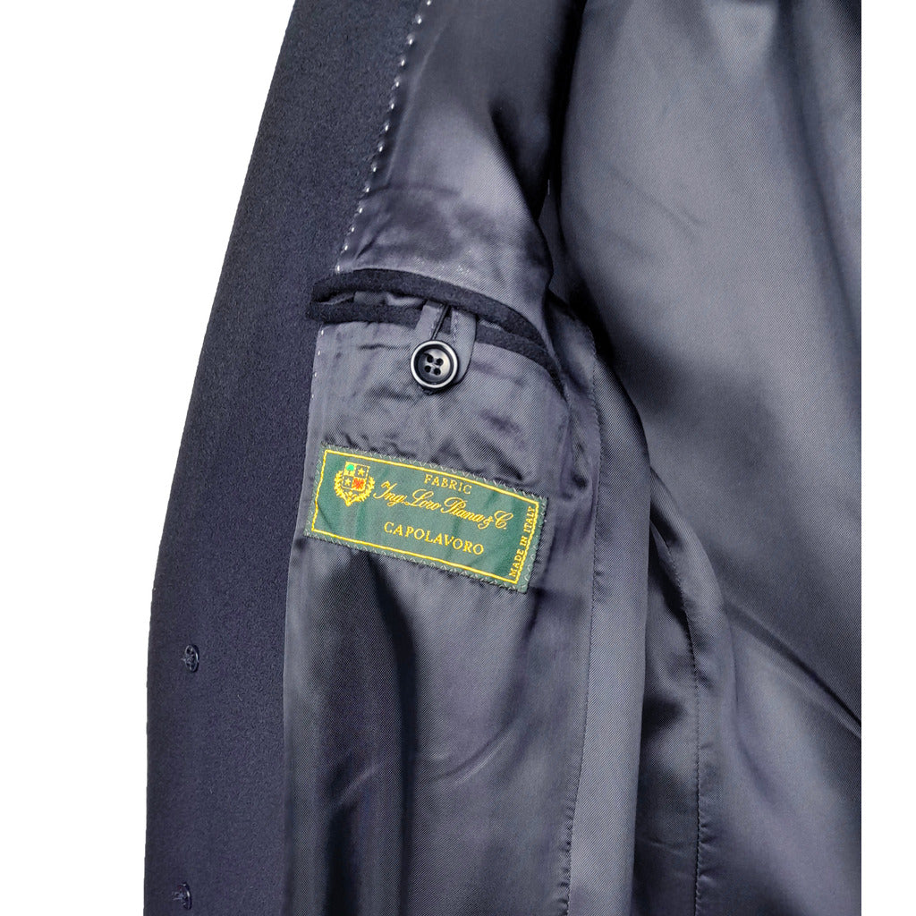Loro Piana Tessuto – Capolavoro Coat in Midnight Blue – Close-up of lining and Capolavoro fabric label
