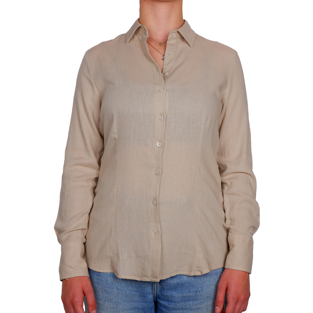 Bagutta – beige linen shirt – straight-on front view with button closure