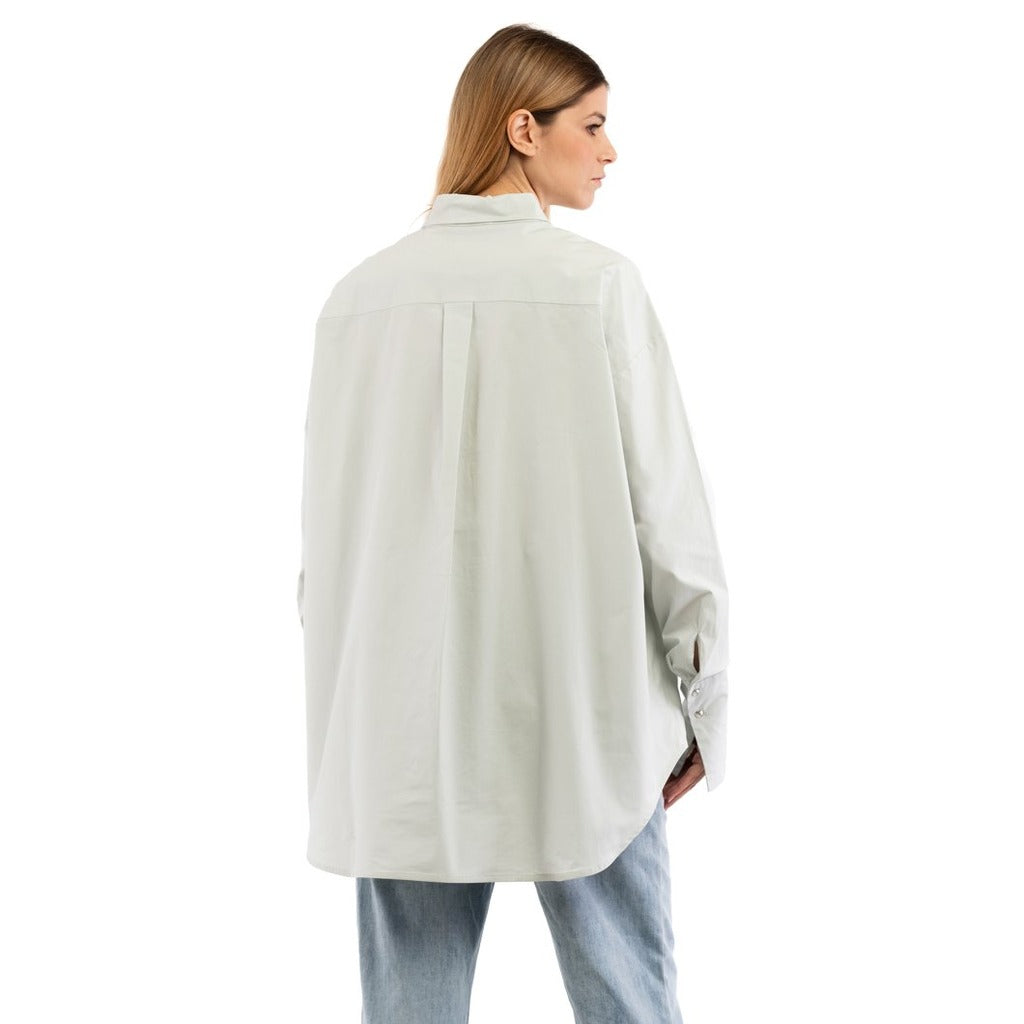 Patrizia Pepe – metal gray oversized shirt – back view showing pleat and curved hem