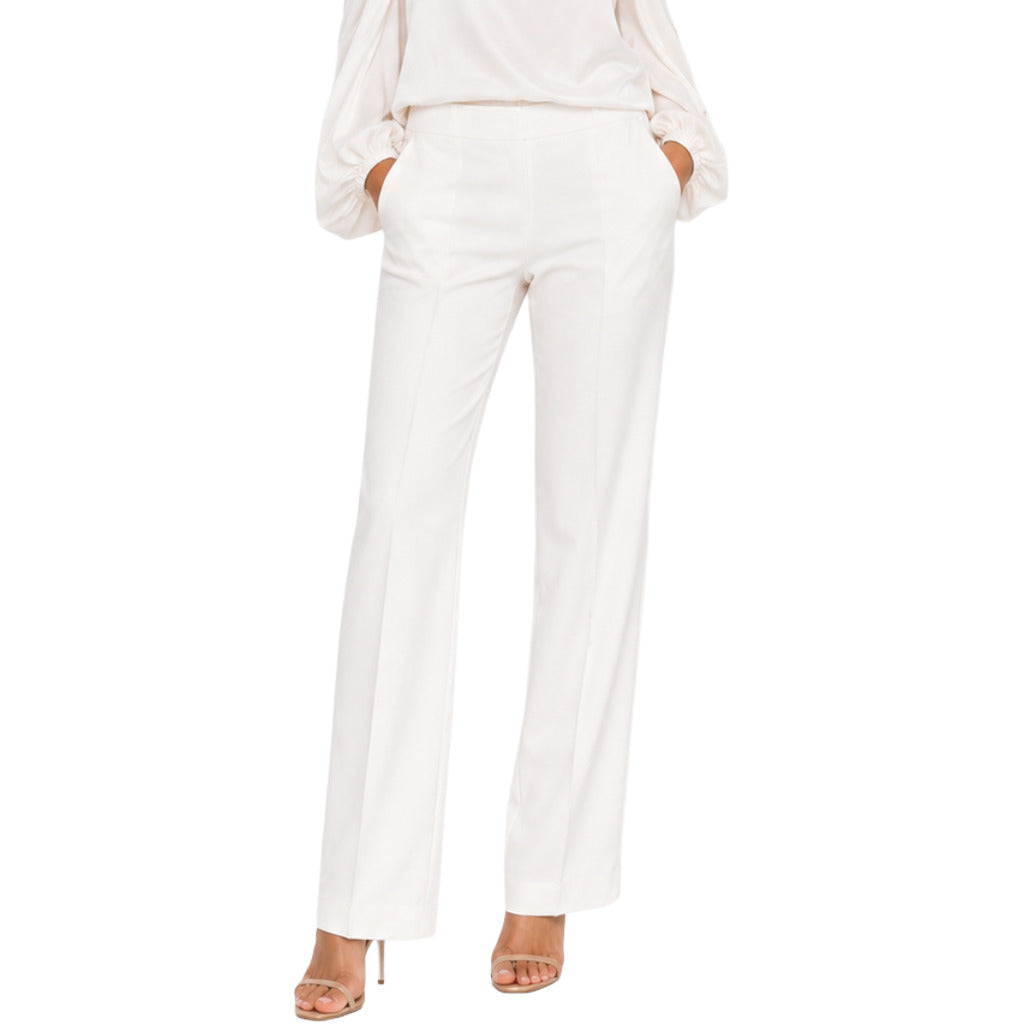Patrizia Pepe – Lilac-gray straight-leg trousers – Front view worn with hands in pockets