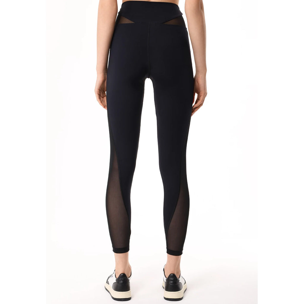 Hinnominate – black fitness leggings – rear view worn with mesh calf panels