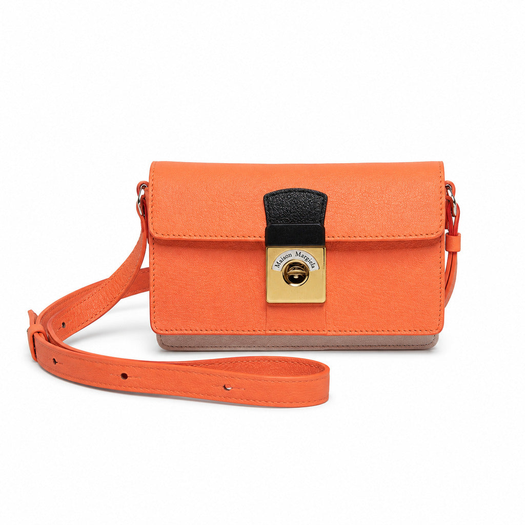 Maison Margiela – New Lock Horizontal 2WAY orange shoulder bag – Front view, clasp and strap