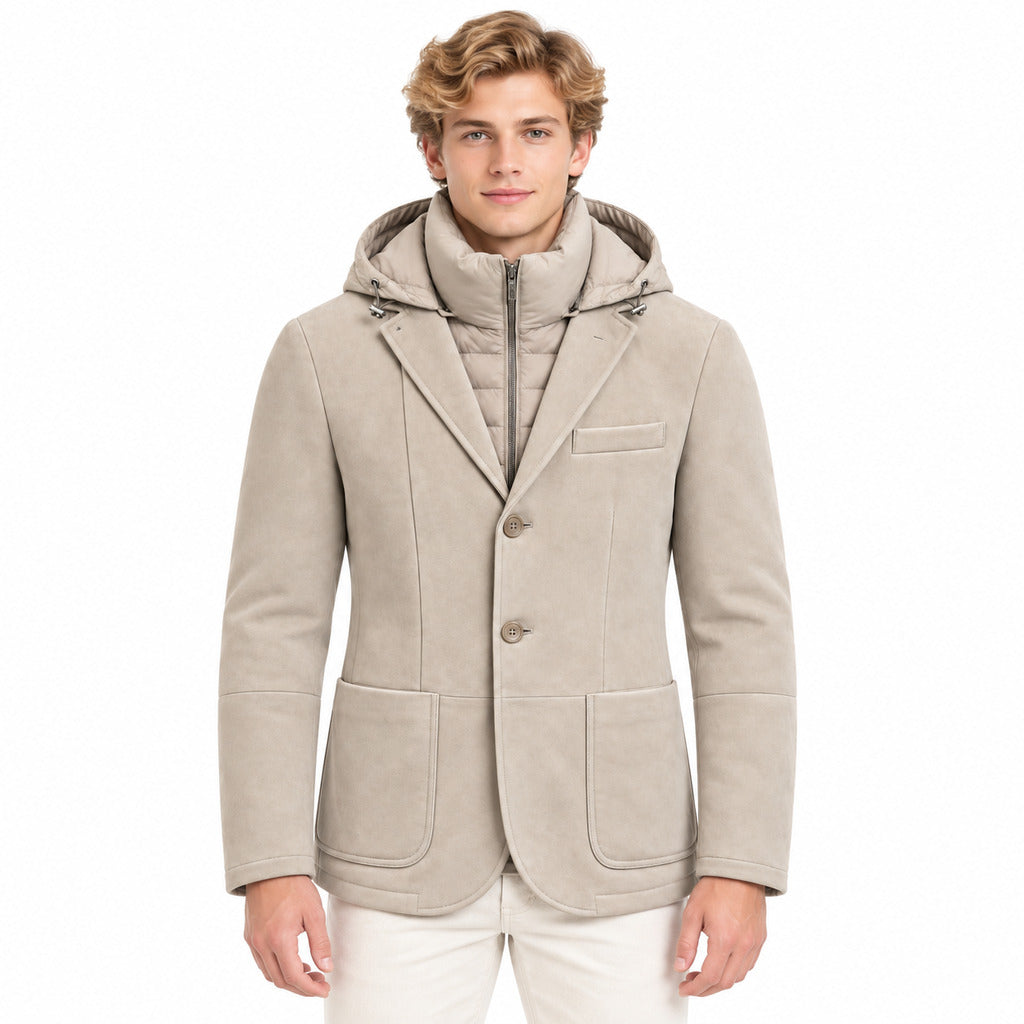 Moorer – Bellotto suede jacket – Model wearing beige jacket, front view