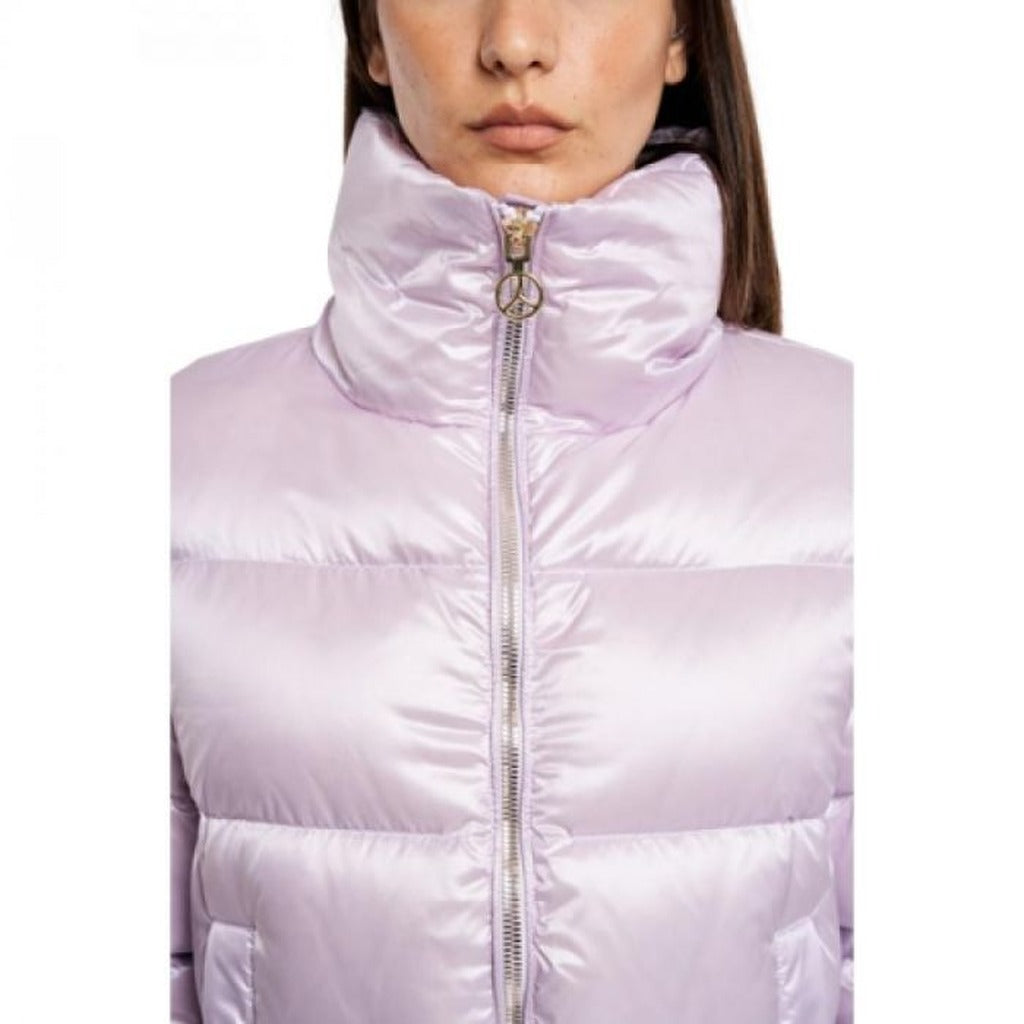 People Of Shibuya – Nujo Quilted Down Jacket – Close-up of lilac collar and front zipper