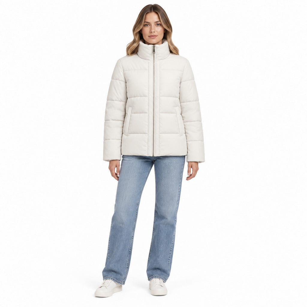 Moorer – Kilie Jacket – model wearing white jacket from front