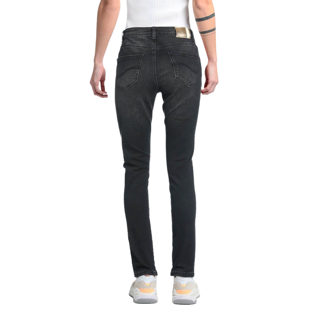 Yes Zee – black skinny jeans – rear view worn by model