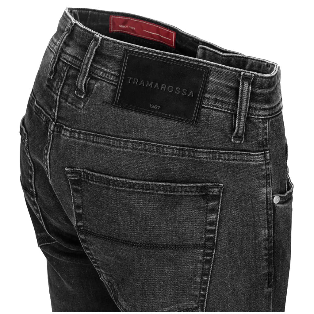 Tramarossa – Michelangelo Carbon Used R-Elax Jeans – Close-up of rear pocket and waistband label