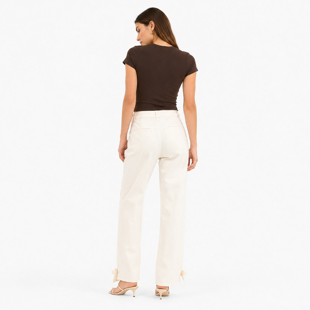 Pinko – beige wide-leg trousers – back view on model showing pockets and ankle ties