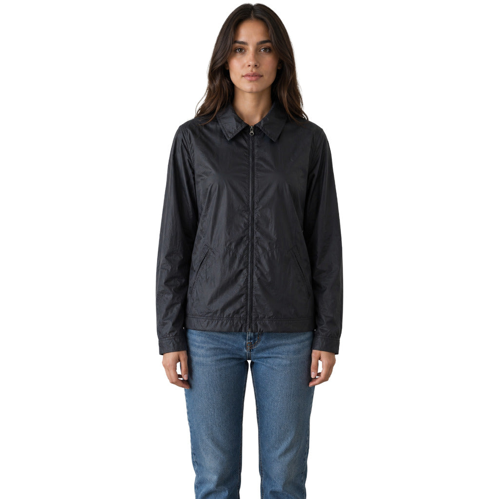 Alpha Studio – dark blue lightweight jacket – front view on model