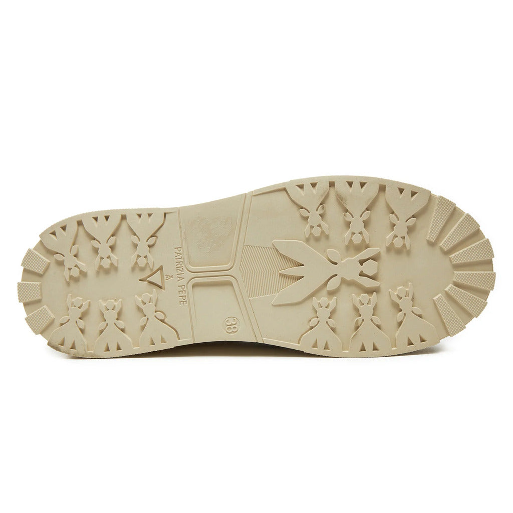 Patrizia Pepe – Beige suede sneakers – outsole flat view with repeating raised motifs