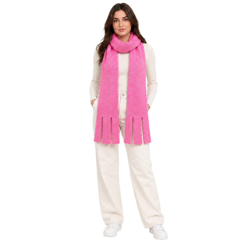Anna Molinari – pink knitted scarf – worn by model