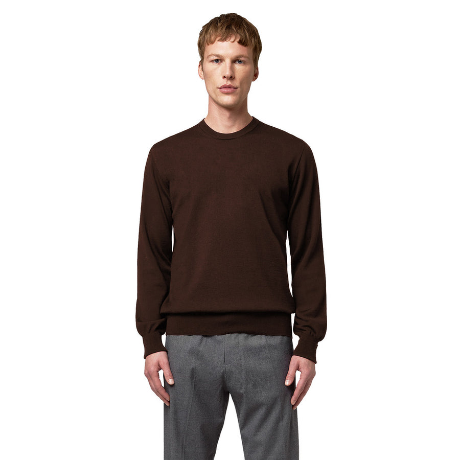 Alpha Studio – brown merino wool crew neck sweater – front view worn with grey trousers