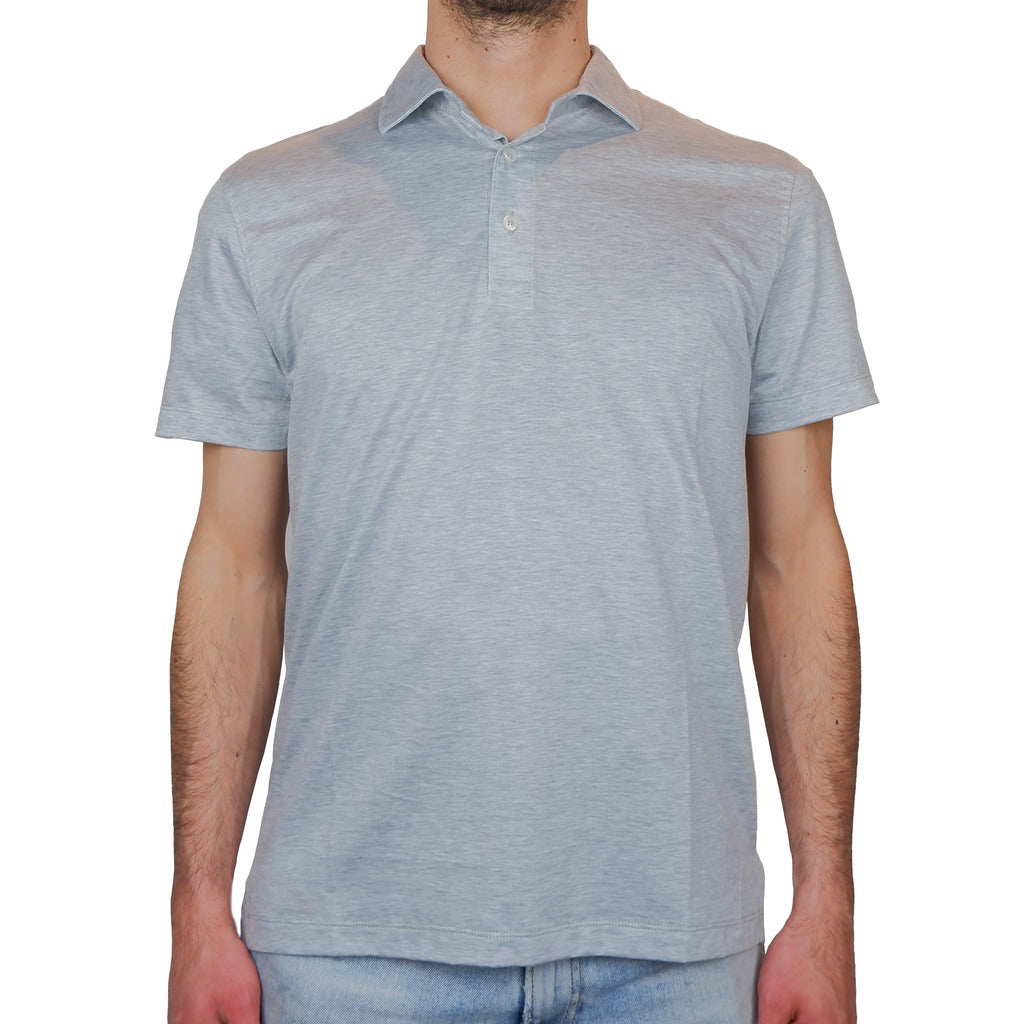 Loro Piana Tessuto – grey knit polo shirt – front view worn by a model