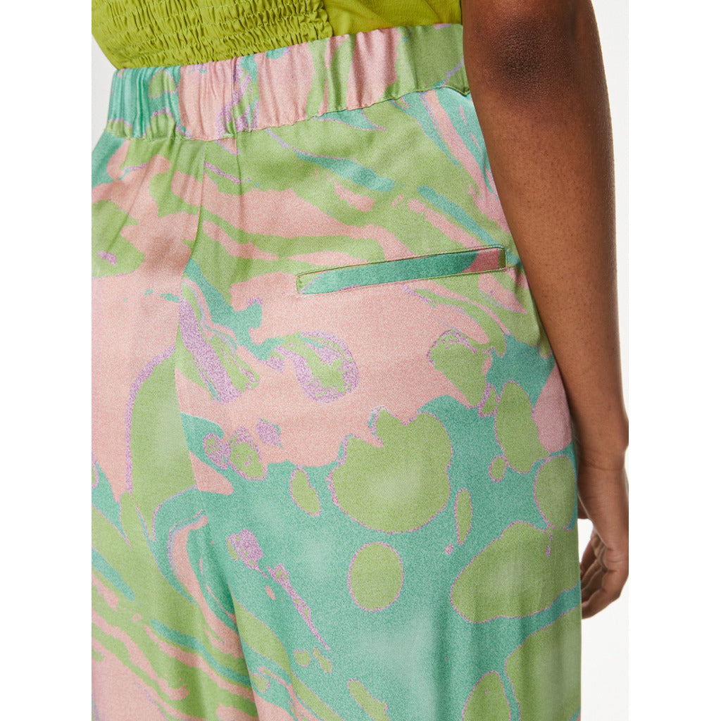 Pinko – multicolour printed wide-leg trousers – close-up of back waistband and welt pocket