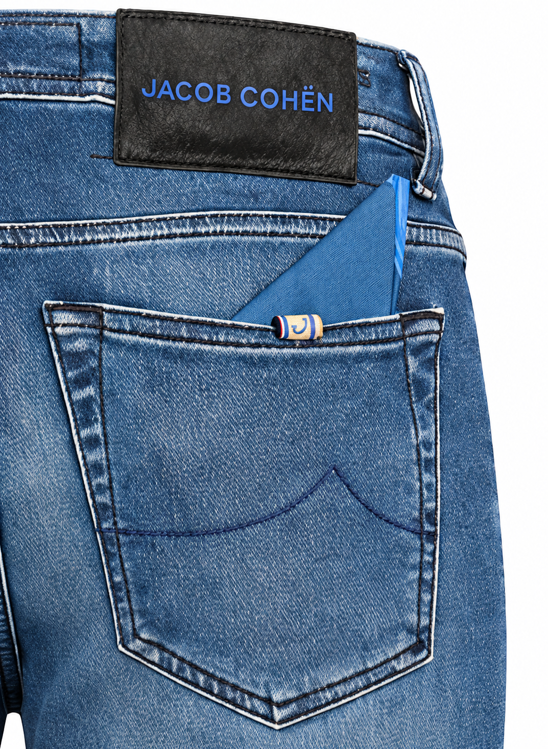 Jacob Cohen – Blue cotton blend jeans – Close-up of back pocket, label and denim texture